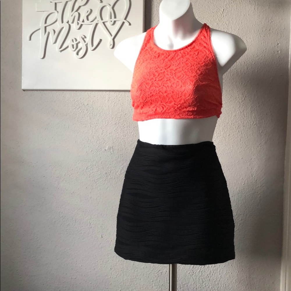 Black textured skirt